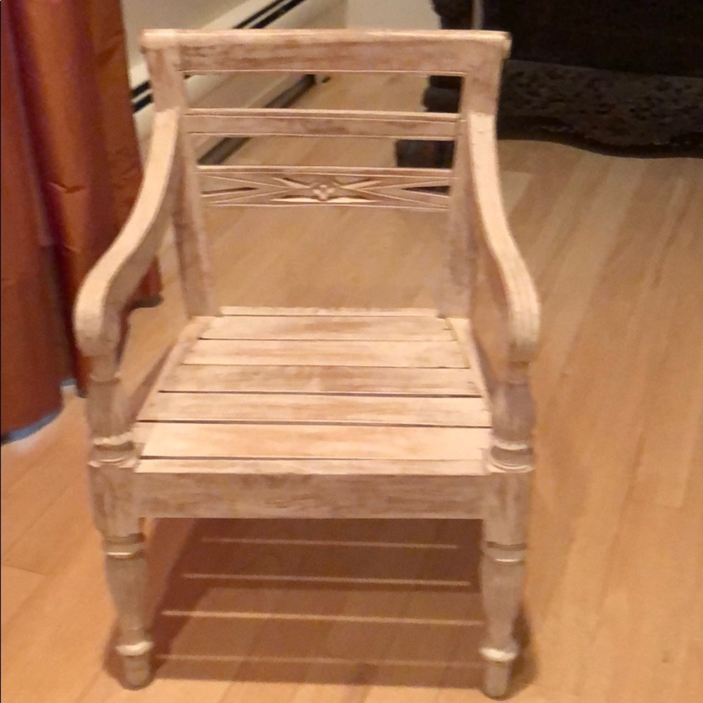 CHILDS DECORATIVE DETAILED PICKLED WOOD CHAIR